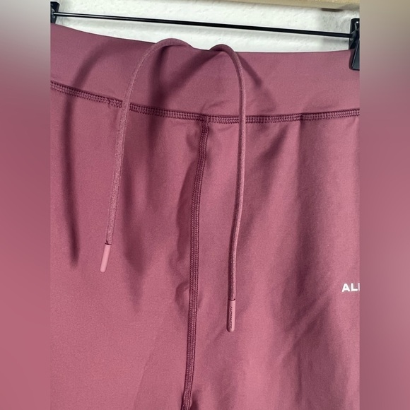 NWT ALPHALETE Trace Shorts - Picture 6 of 6